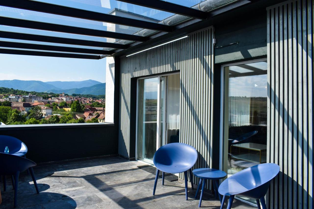 Heltau Jacuzzi Penthouse Cisnădie Exterior foto