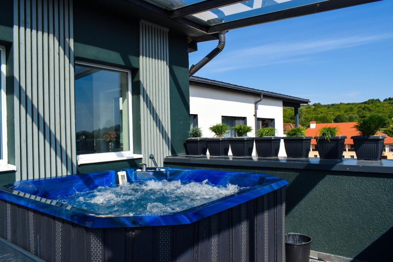 Heltau Jacuzzi Penthouse Cisnădie Exterior foto