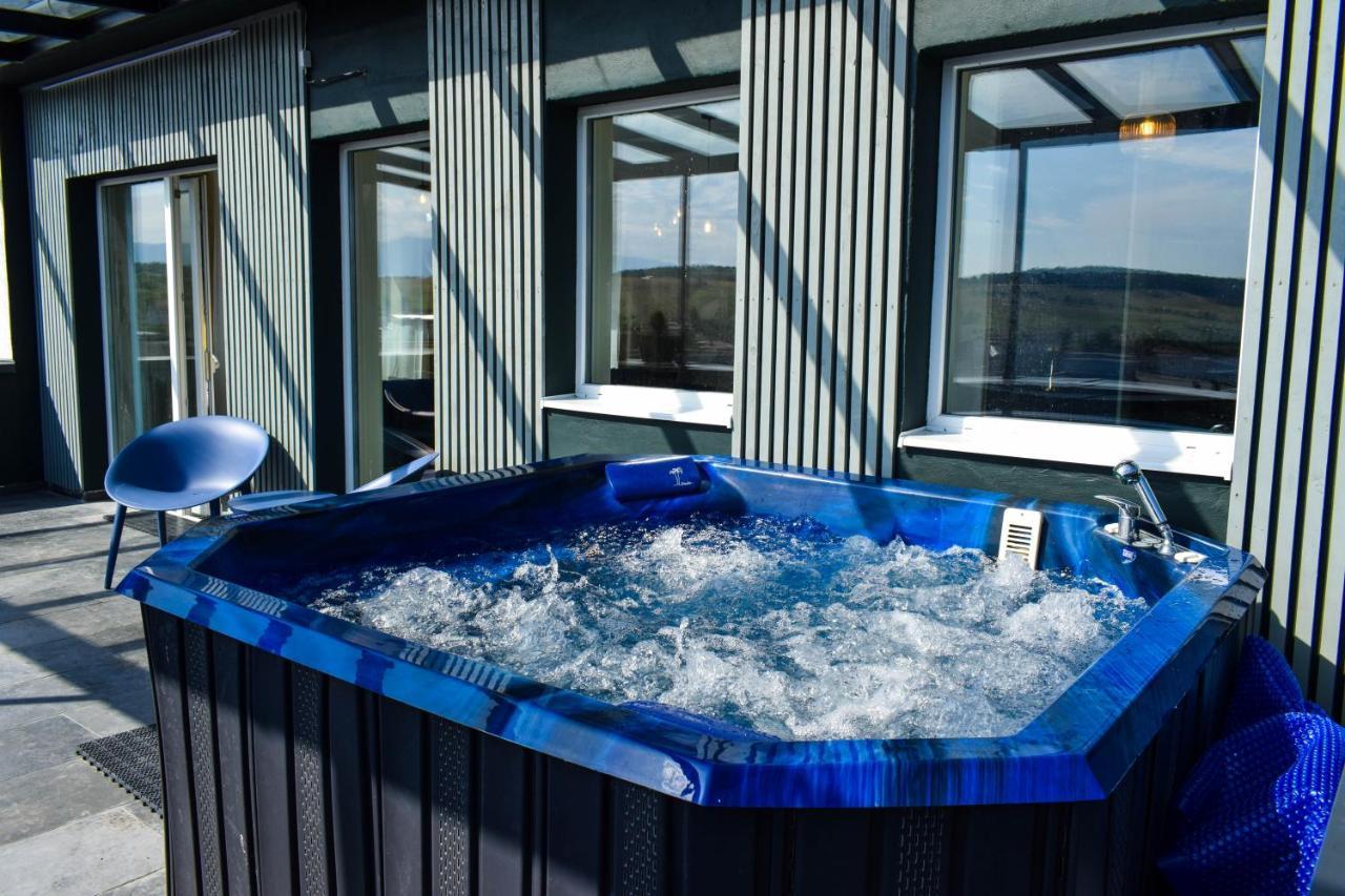 Heltau Jacuzzi Penthouse Cisnădie Exterior foto
